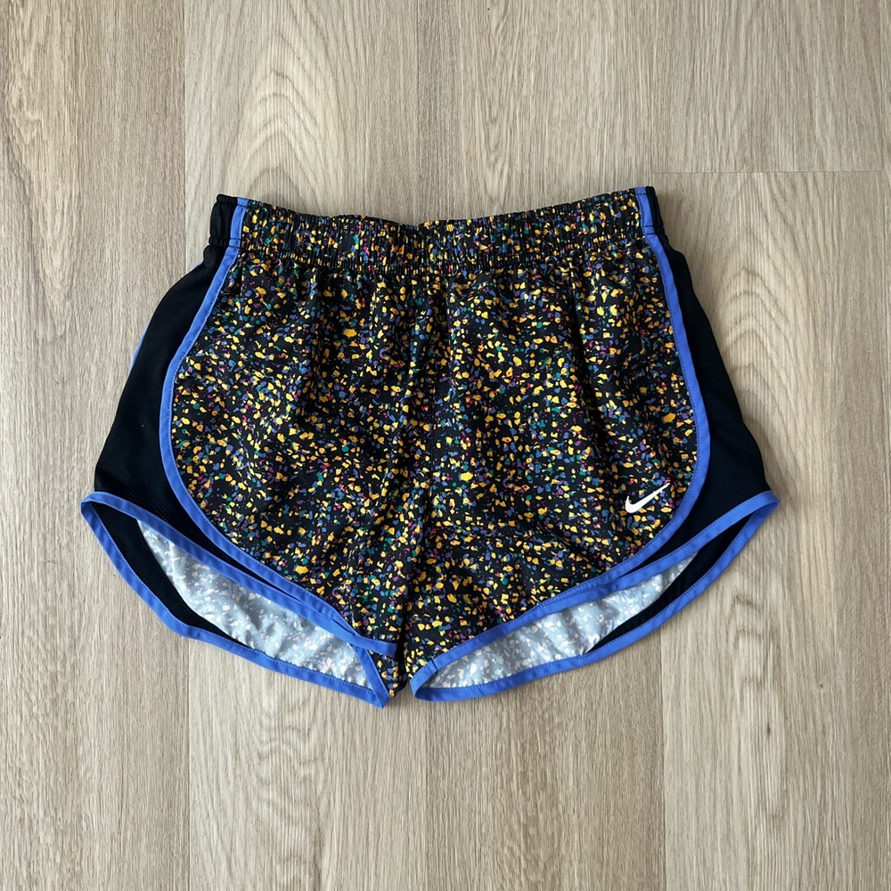 NIKE DRI-FIT TEMPO ICON CLASH RUNNING SHORTS Women's Lavender/Gold/Black - Picture 2 of 5